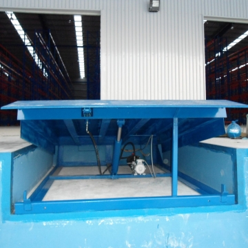 Bàn Nâng Thủy Lực Hàng Hoá Lên Xe Container